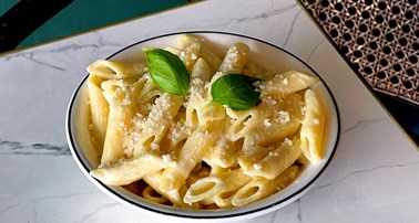 PASTA WITH WHITE SAUCE 